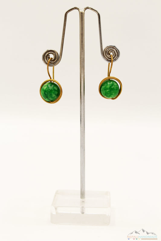 GREEN EARTH STONE CIRCULAR WIRE ART DROP EARRING