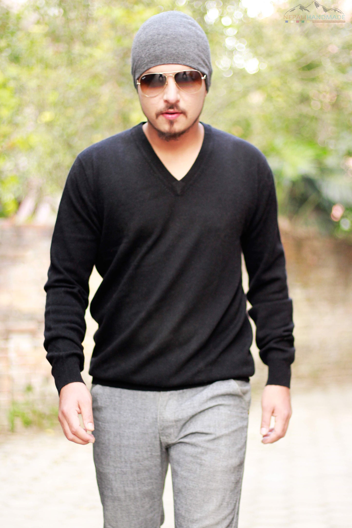 Men's Black Cashmere Sweater V-Neck Pullover - preview 2