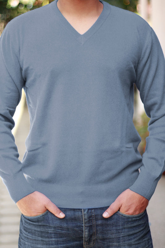 Male-Model standing thumbs-in-pockets pose wearing Roman Silver Gray Cashmere Sweater V-Neck Pullover