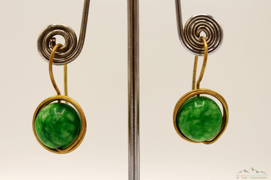 GREEN EARTH STONE CIRCULAR WIRE ART DROP EARRING