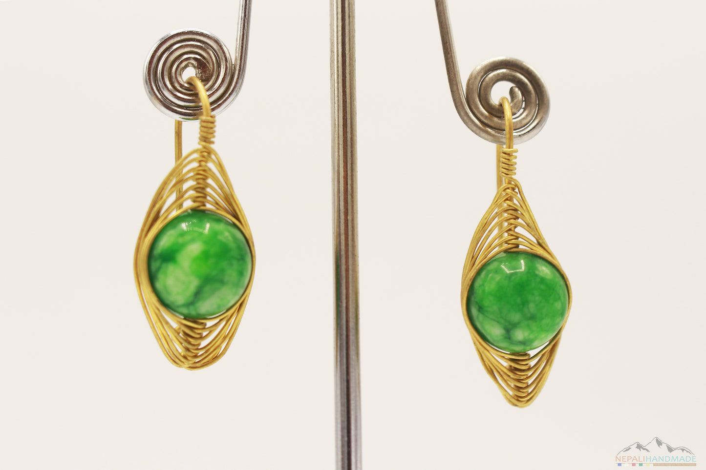 GREEN EARTH STONE OVAL WIRE ART DROP EARRING