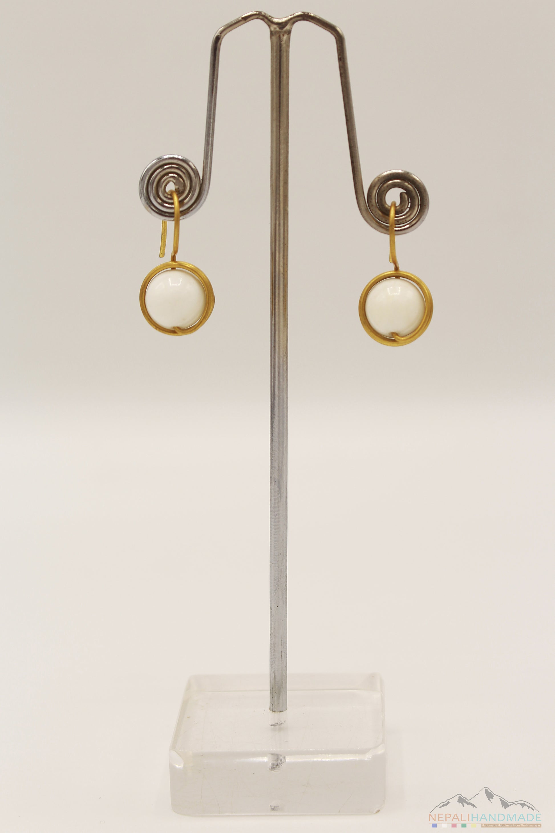 WHITE STONE WITH CIRCULAR WIRE WRAP DROP EARRING