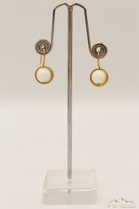 WHITE STONE WITH CIRCULAR WIRE WRAP DROP EARRING
