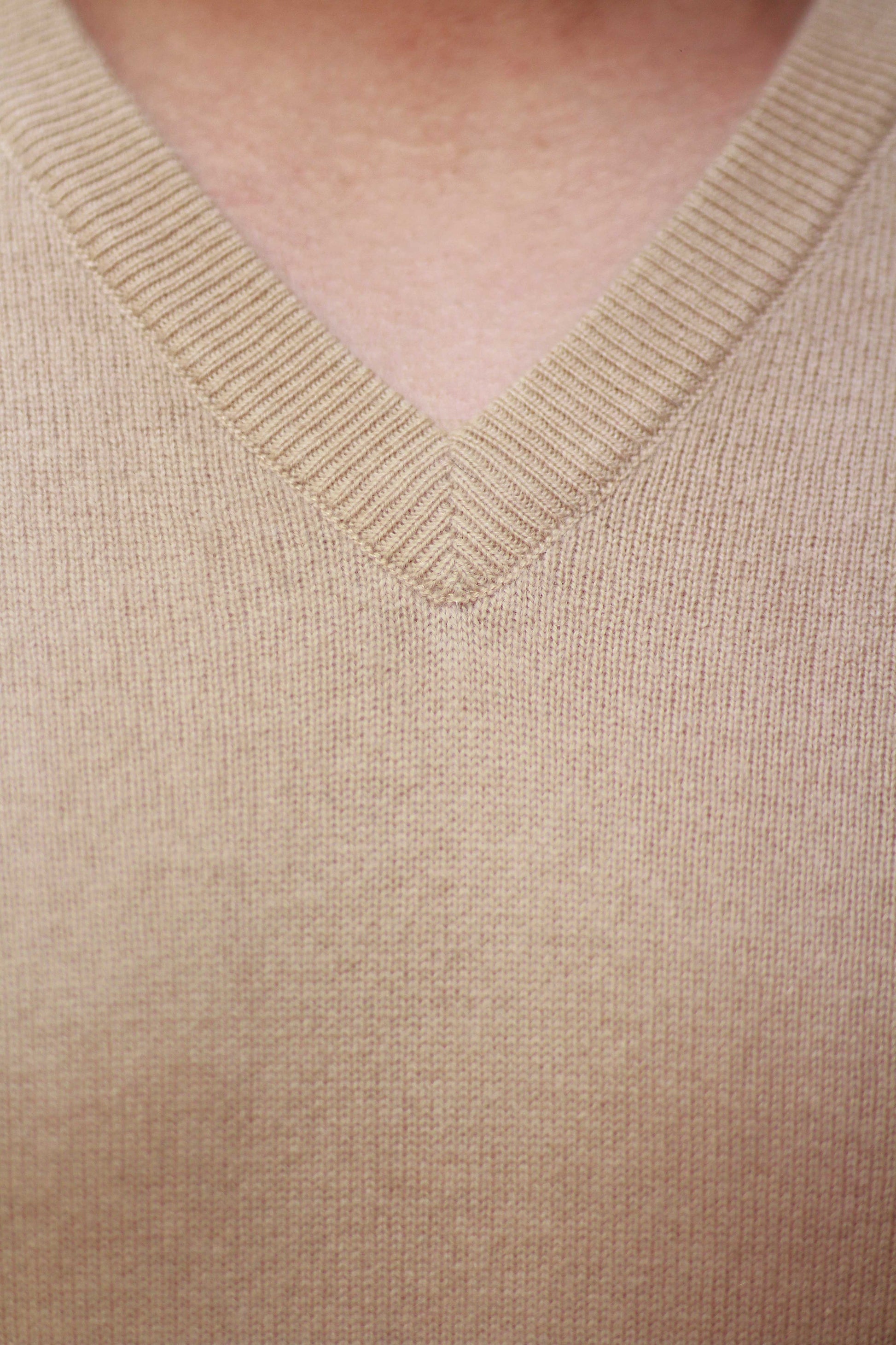 Men's Wheat-Brown Cashmere V-Neck Sweater