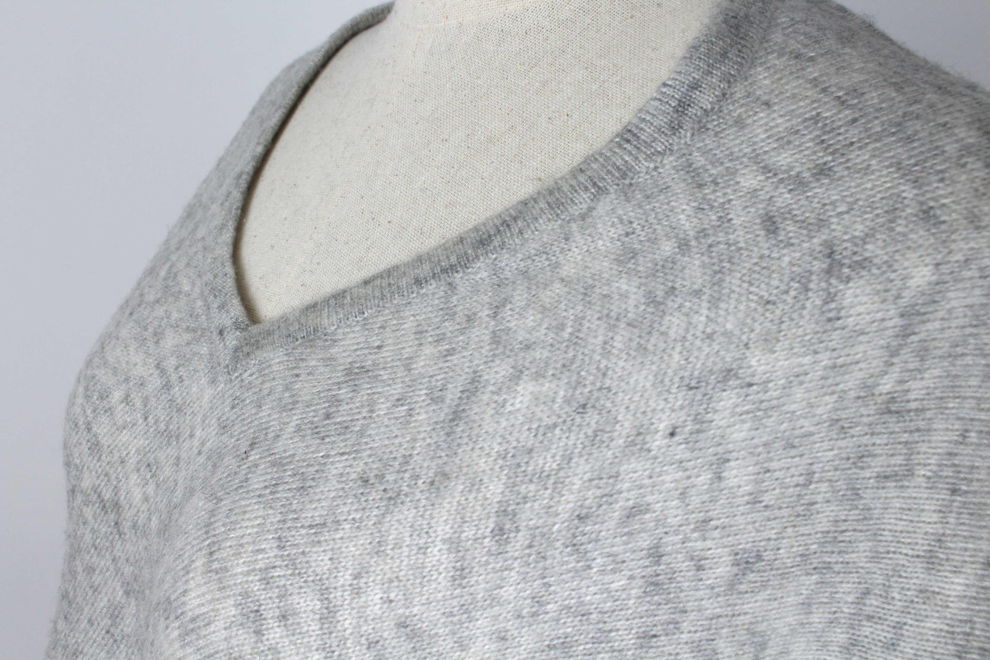 100% Cashmere Light Gray Poncho For Women