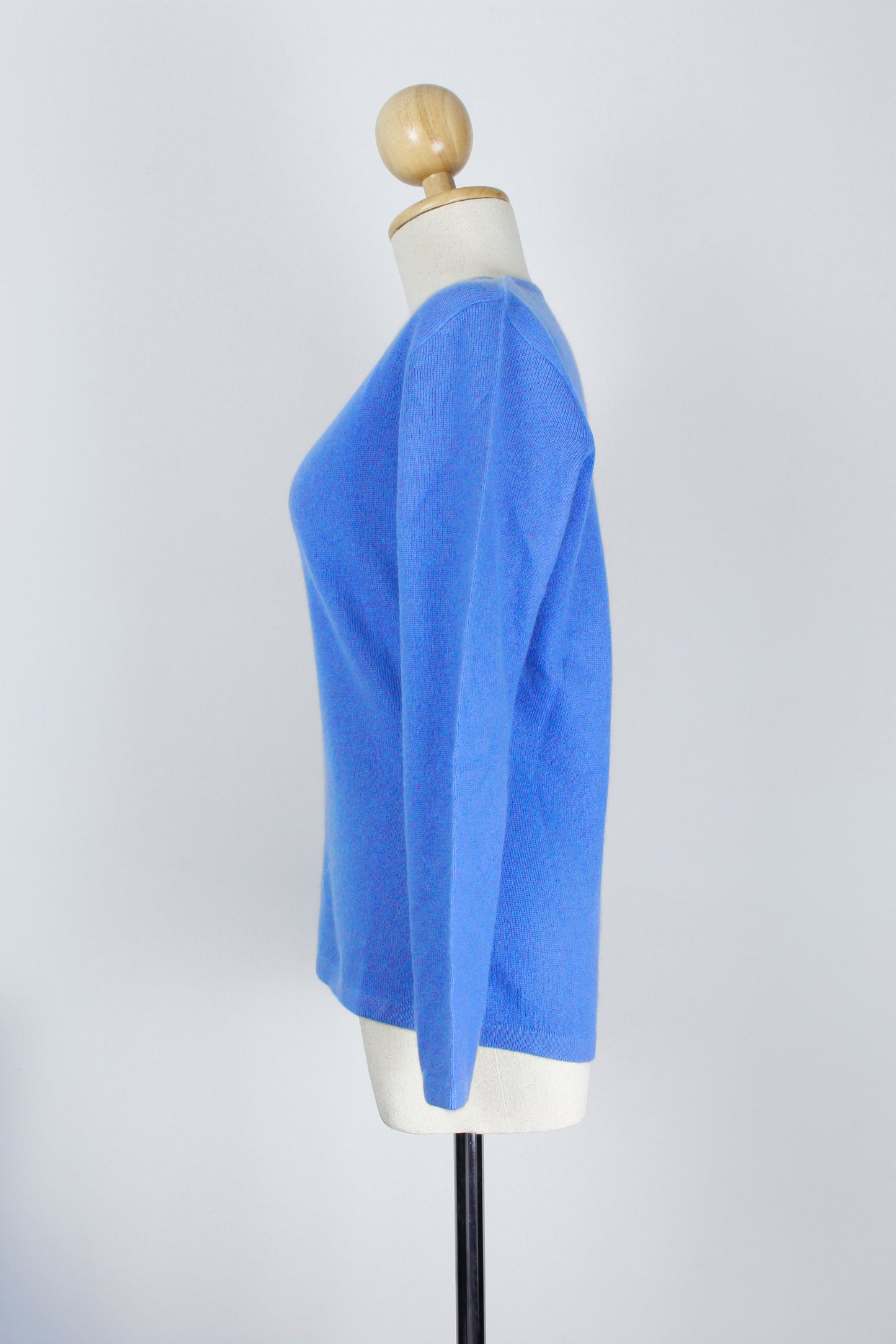 Women's Cornflower Blue V-Neck Cashmere Pullover/Sweater