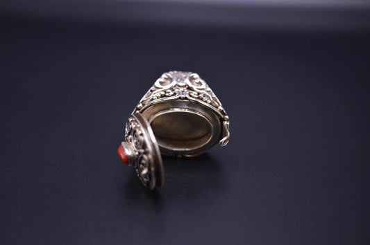 RED CORAL STERLING SILVER FINGER RING FOR WOMEN HIDDEN CONTAINER (POISON RING)