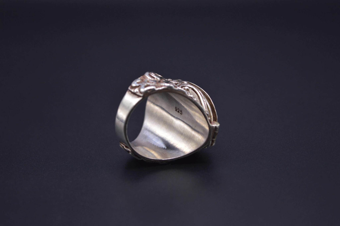RED CORAL STERLING SILVER FINGER RING FOR WOMEN HIDDEN CONTAINER (POISON RING)